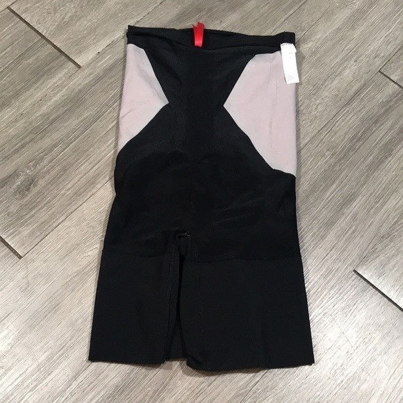 SPANX OnCore High Waist Mid-Thigh Black Shaper Shorts size S - Picture 5 of 9